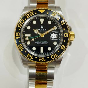 ( Sold )ROLEX GMT MASTER II 116713LN 41MM TWO-TONED HALF GOLD CERAMIC BEZEL BLACK DIAL PRE-OWNED COMPLETE SET