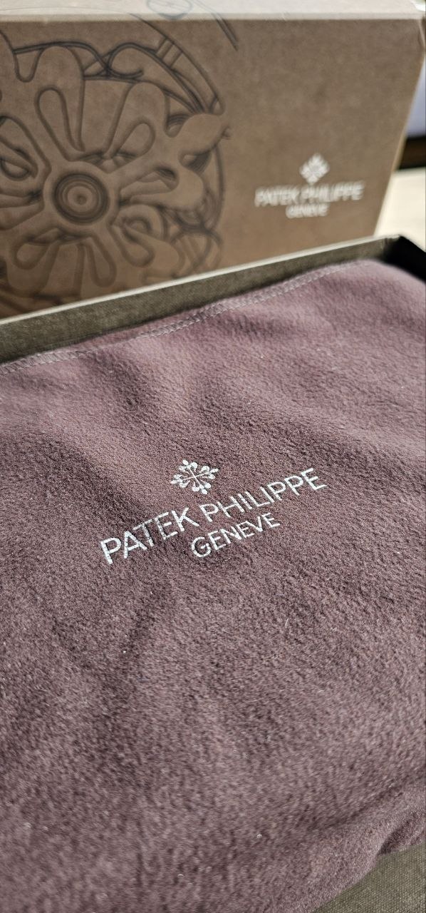 Patek Philippe 5936/1G Annual Calender 36mm 18k white gold case - Image 4