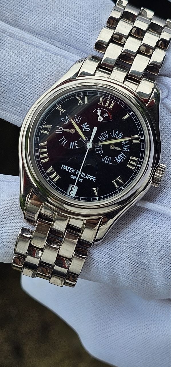 Patek Philippe 5936/1G Annual Calender 36mm 18k white gold case - Image 2