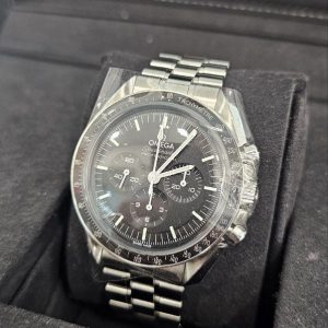 40341e72-2752-43e5-a477-13d72ea5808d Omega Speedmaster Moonwatch Model : 31030425001001 42mm