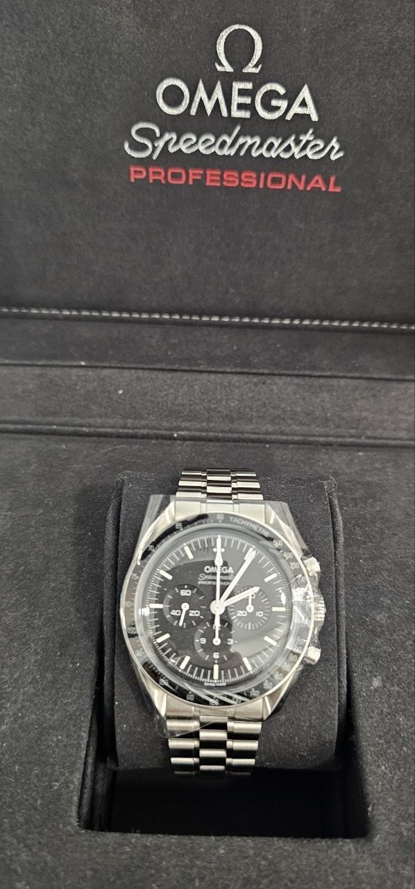 Omega Speedmaster Moonwatch Model : 31030425001001 42mm - Image 3