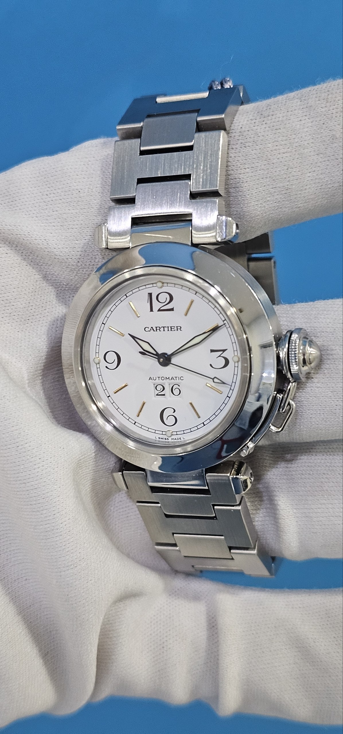 Cartier Pasha Gerald Genta Swiss Made Model 2475 Big date white dial - Image 2