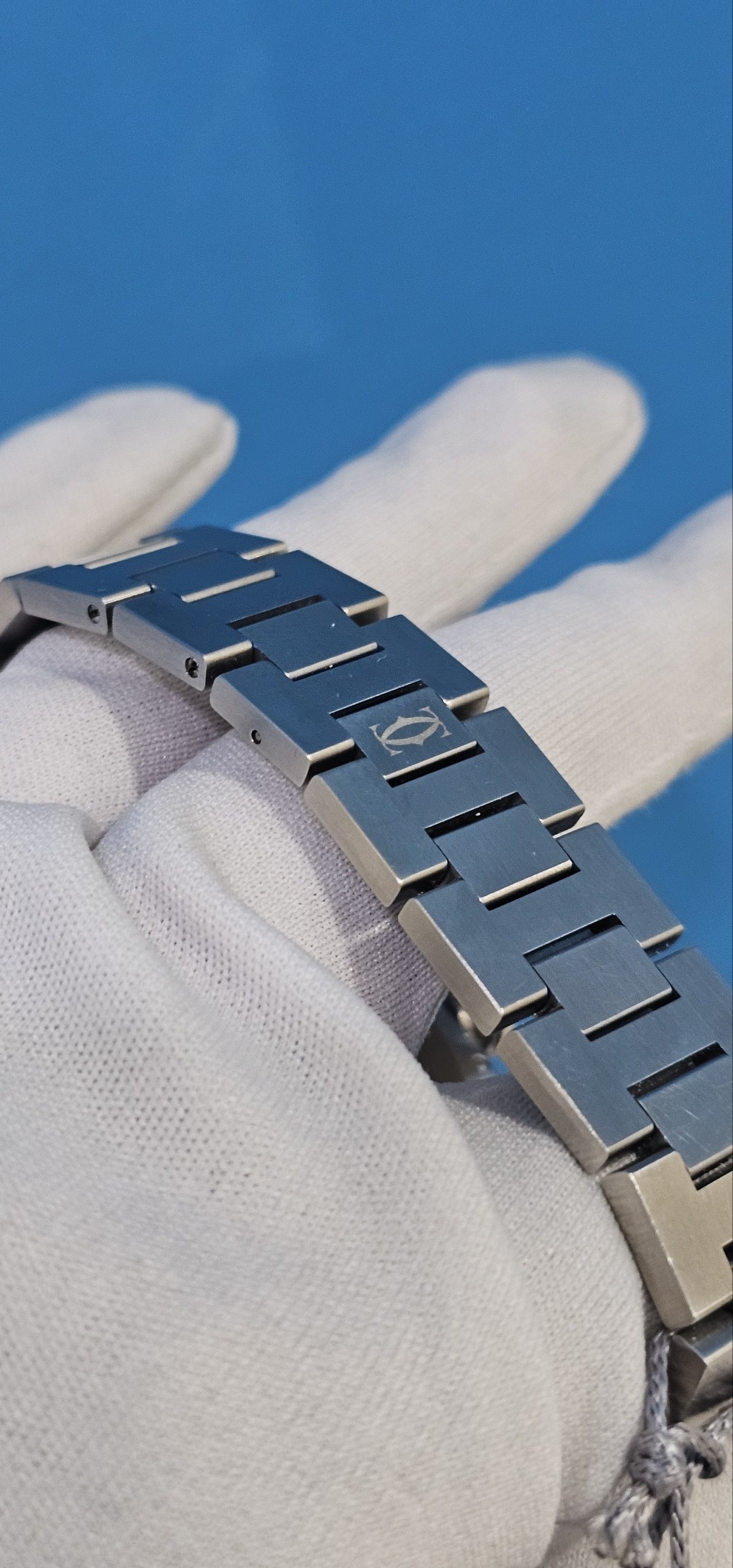 Cartier Pasha Gerald Genta Swiss Made Model 2475 Big date white dial - Image 4