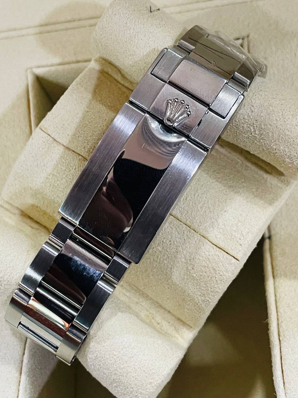 Rolex GMT Master II Model reference 116710LN 40mm - Image 4